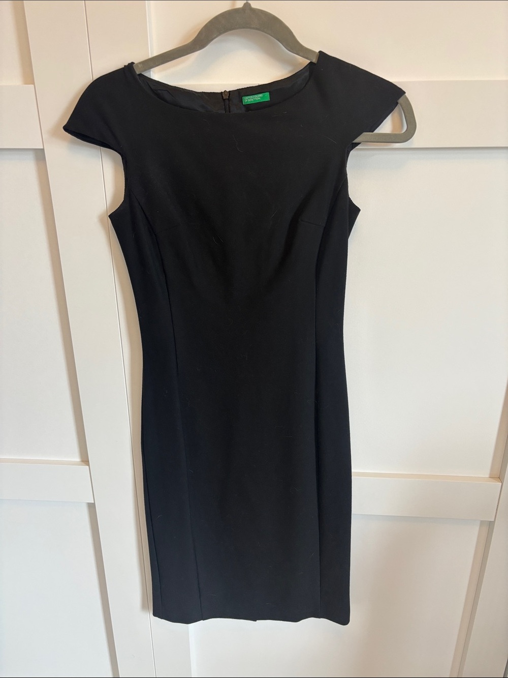United Colors Of Benetton Black Cap-Sleeve Midi Sheath Dress